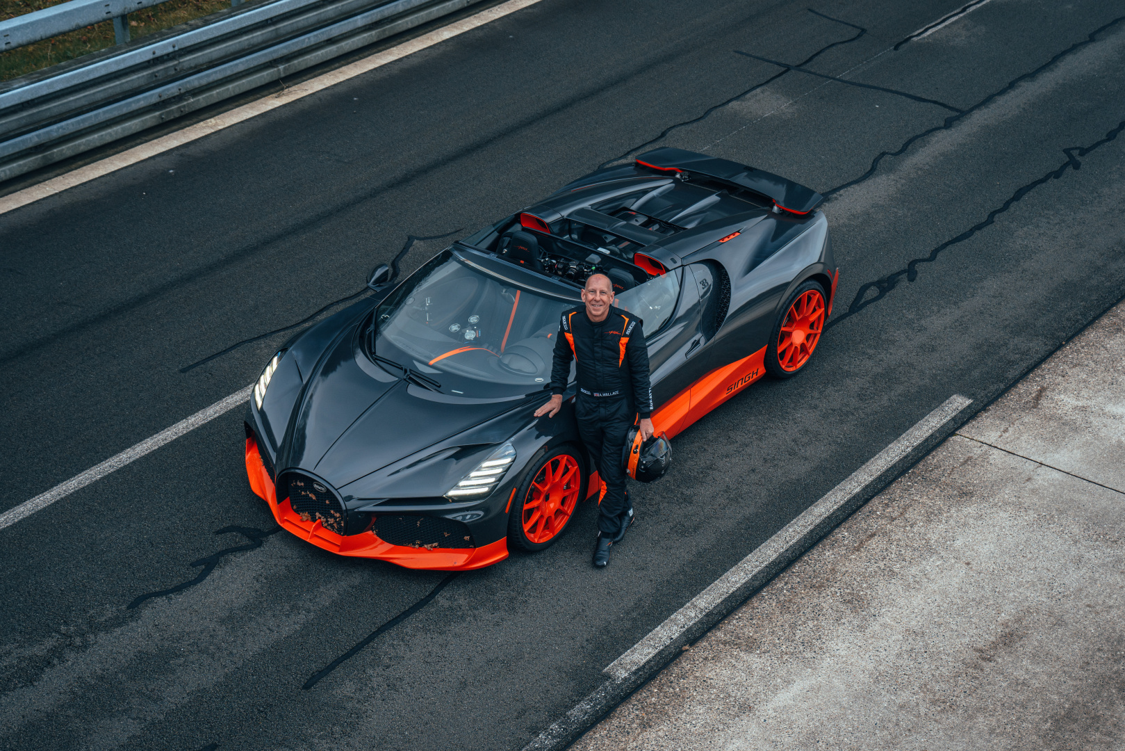 SMALL_5 BUGATTI W16 Mistral World Record